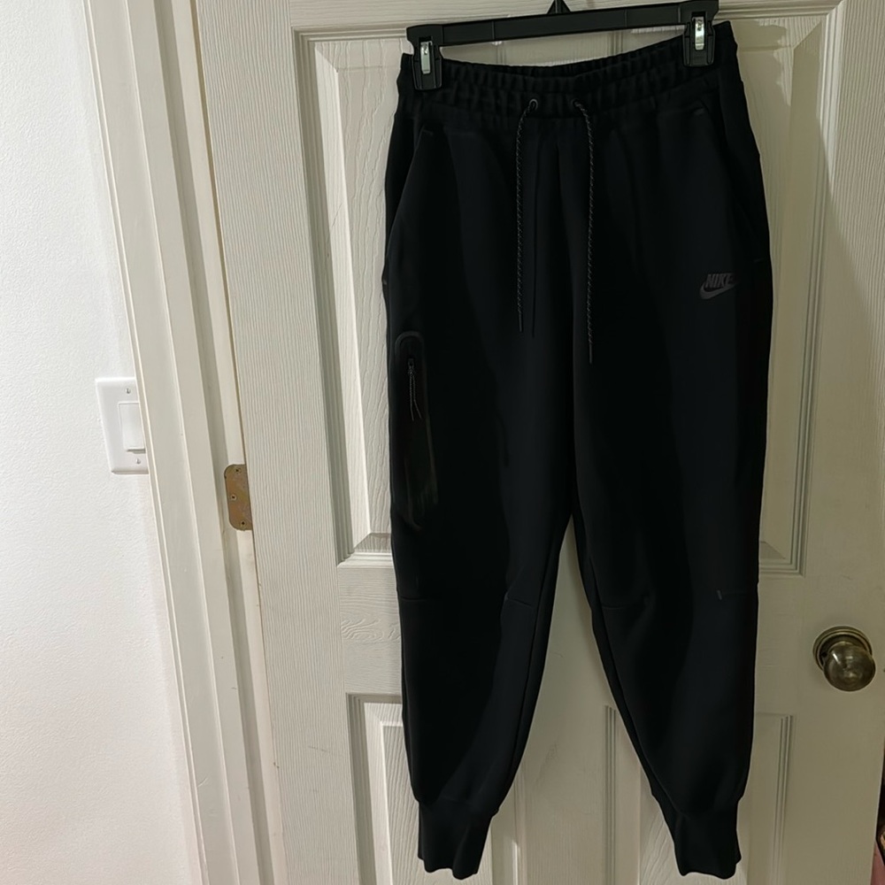 Nike tech sweatpants